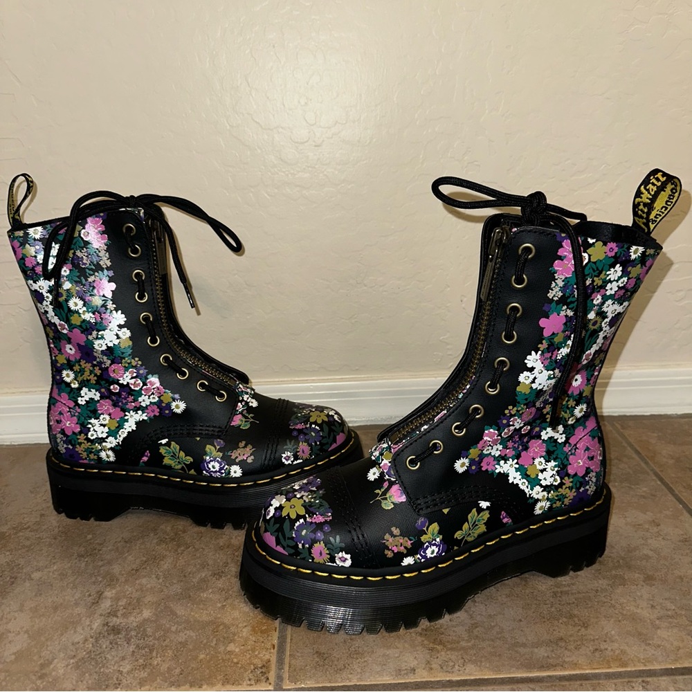 New Dr. Martens Sinclair Hi Floral Platform Boot sz 8